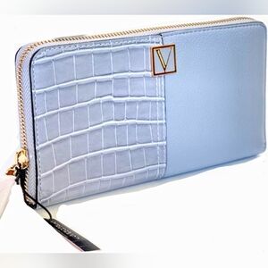 Nip luxury VS sky blue 1/2 vegan croc gold tone v zip long wallet